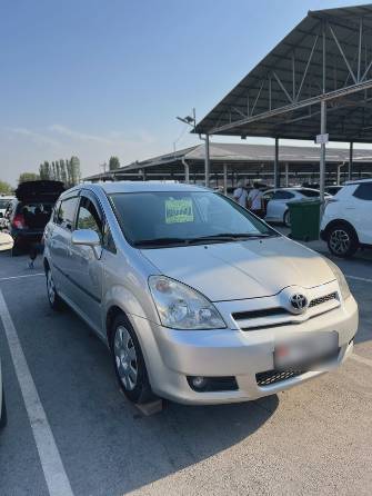 Toyota Corolla Verso I Рестайлинг 1.8 MT