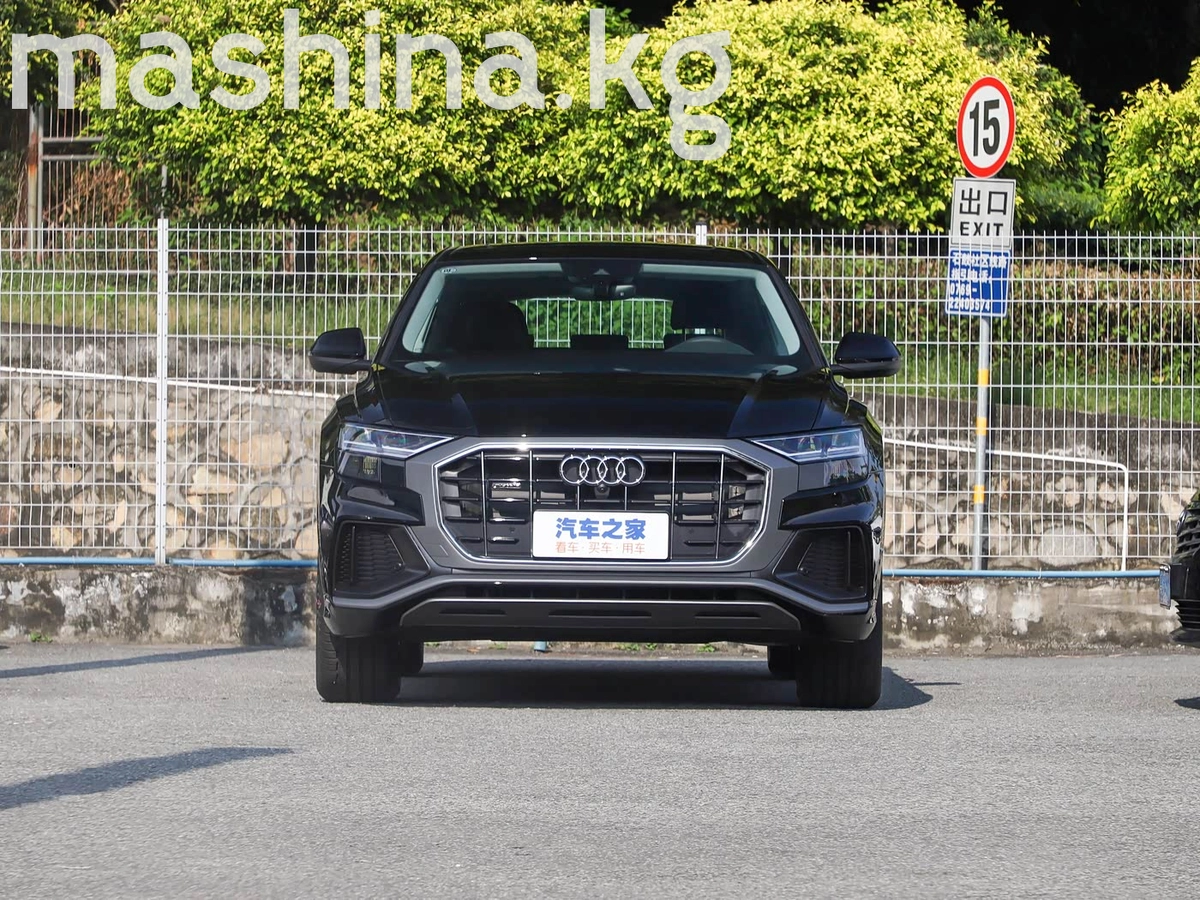 Открыть фото Audi Q8 I (4M) Рестайлинг 55 TFSI 3.0 AT 4WD