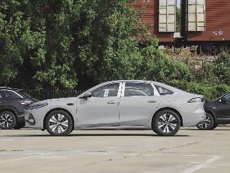 Geely Galaxy A7 1.5hyb AT