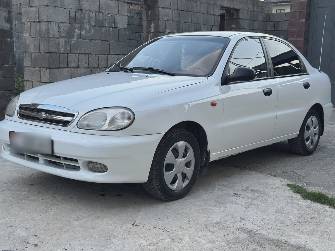 Chevrolet Lanos I 1.5 MT