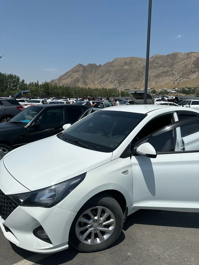 Открыть фото Hyundai Accent V Рестайлинг 1.6 AT