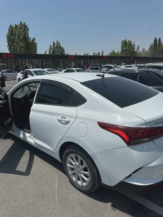 Hyundai Accent V Рестайлинг 1.6 AT