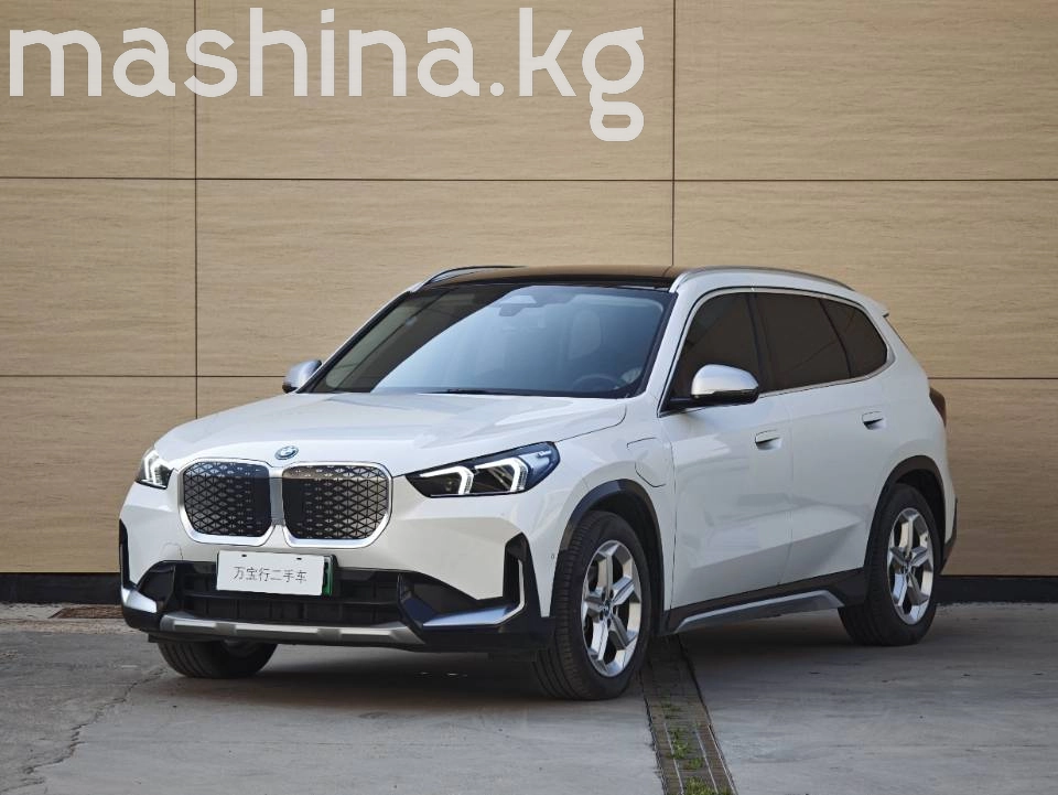 Открыть фото BMW iX1 eDrive 20 Electro AT