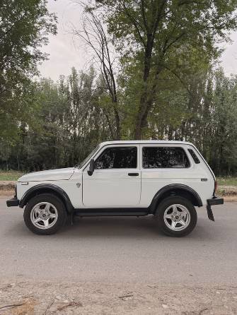 ВАЗ (Lada) 2121 (4x4) ВАЗ (Lada) 2121 (4x4) I Рестайлинг Фора 1.7 MT 4WD