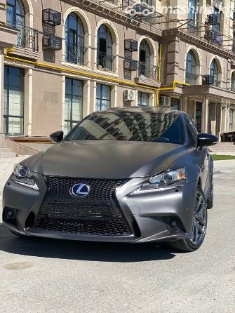 Lexus IS III Рестайлинг 300h 2.5hyb CVT