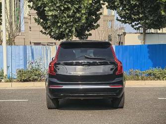 Volvo XC90 II Рестайлинг 2.0 AT