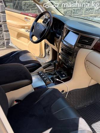 Lexus LX III 570 5.7 AT 4WD