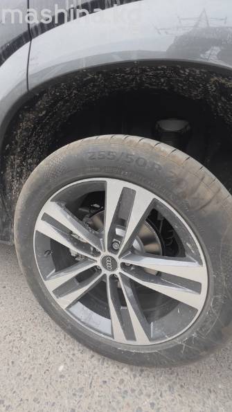 Audi Q6 40 TFSI 2.0 AMT 4WD