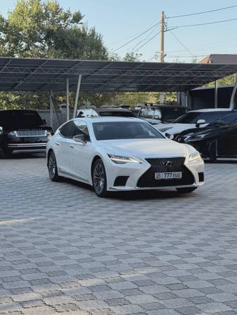 Lexus LS V Рестайлинг 500h 3.5hyb AT 4WD