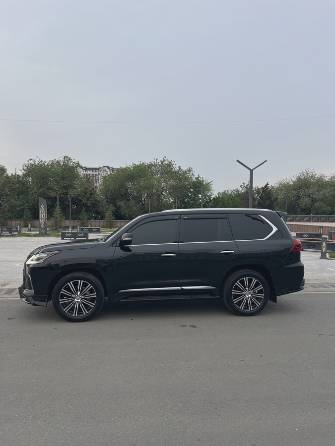 Lexus LX III Рестайлинг 2 570 5.7 AT 4WD
