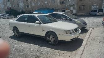 Audi A6 I (C4) 2.6 MT