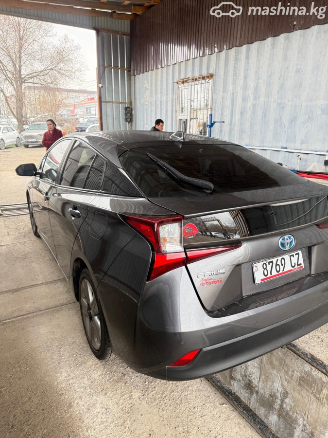 Toyota Prius IV Рестайлинг (XW50) 1.8hyb AT