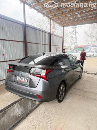 Toyota Prius IV Рестайлинг (XW50) 1.8hyb AT