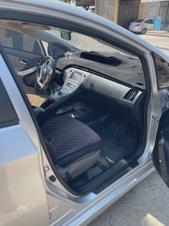 Toyota Prius III Рестайлинг (XW30) 1.8hyb AT