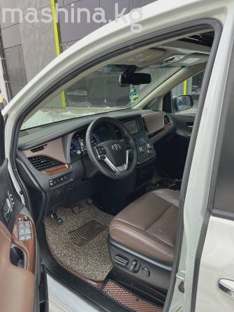 Toyota Sienna III Рестайлинг 3.5 AT