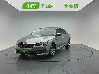 Skoda Superb III 1.4 MT
