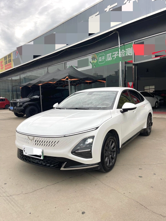 Wuling Starlight 1.5hyb AT