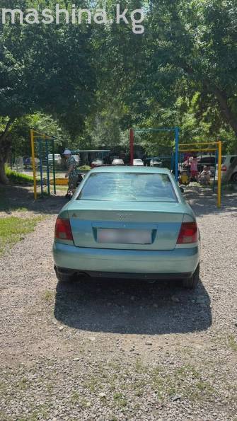 Audi A4 I (B5) Рестайлинг 1.8 AT