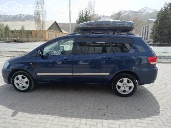 Toyota Avensis Verso 2.0 MT