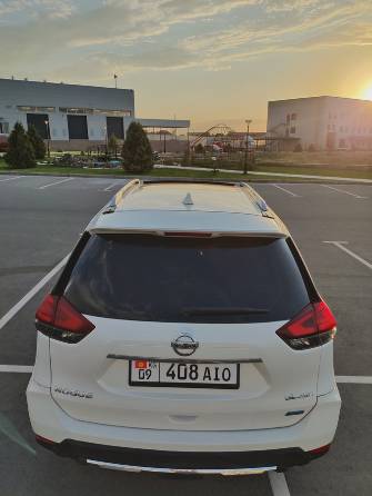 Nissan Rogue II Рестайлинг 2.5 CVT 4WD
