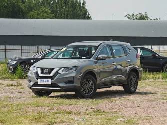 Nissan X-Trail IV 1.5 CVT