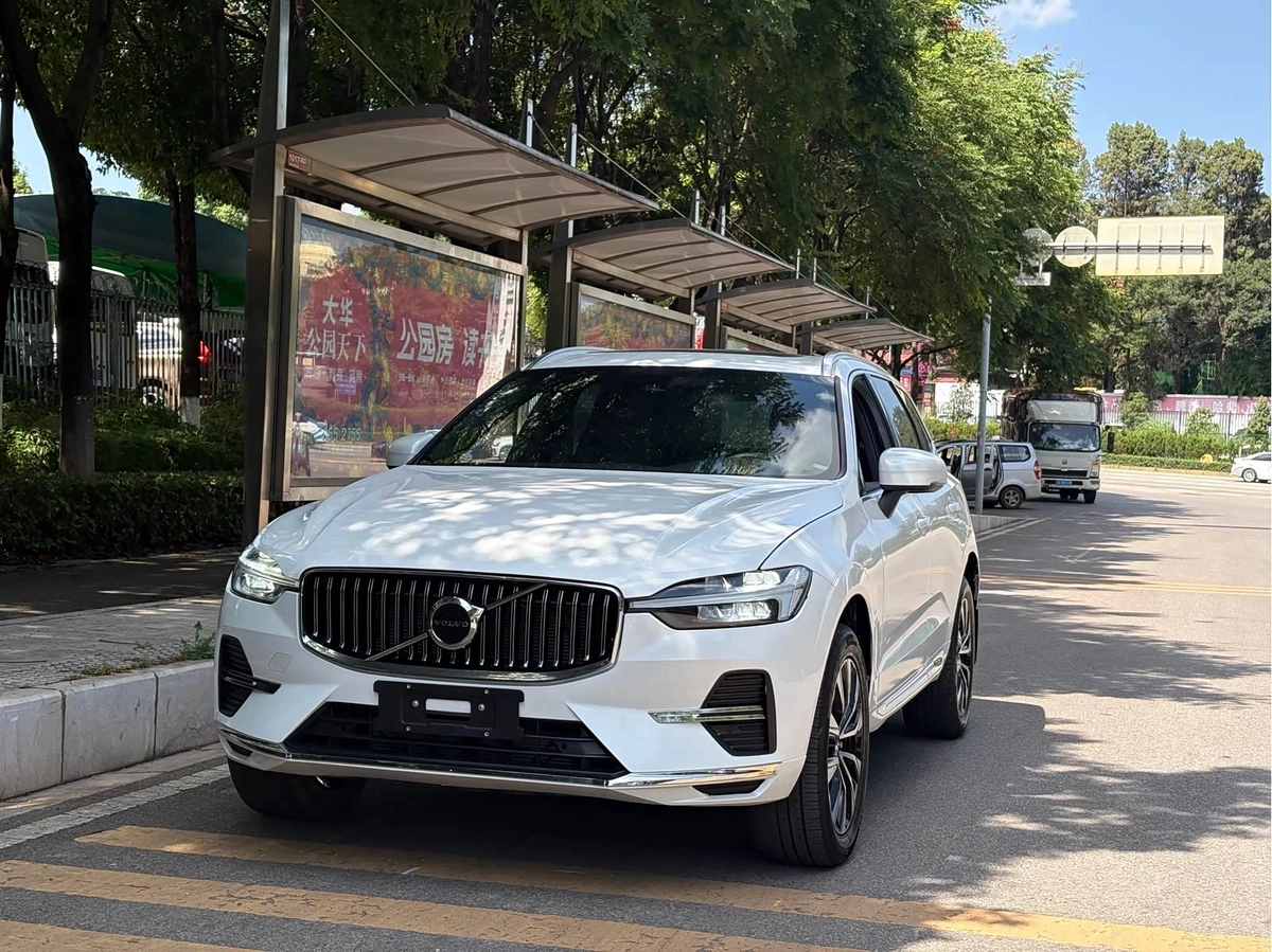 Volvo XC60 II Рестайлинг 2.0 AT
