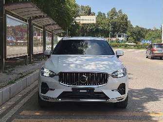Volvo XC60 II Рестайлинг 2.0 AT