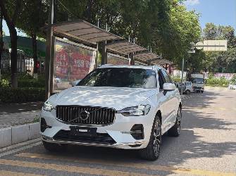 Volvo XC60 II Рестайлинг 2.0 AT