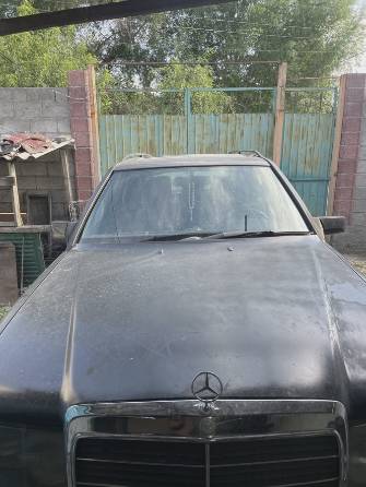 Mercedes-Benz W124 230 2.3 MT