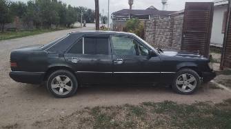 Mercedes-Benz W124 220 2.2 MT
