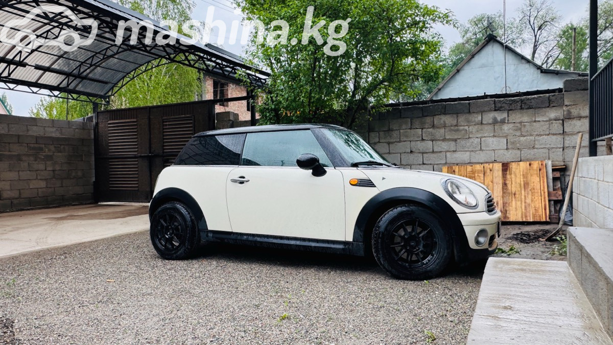 Открыть фото MINI Hatch II Рестайлинг Cooper 1.6 MT