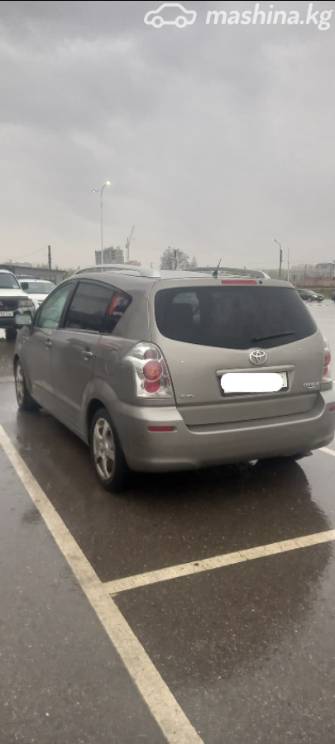 Toyota Corolla Verso I Рестайлинг 2.2d MT