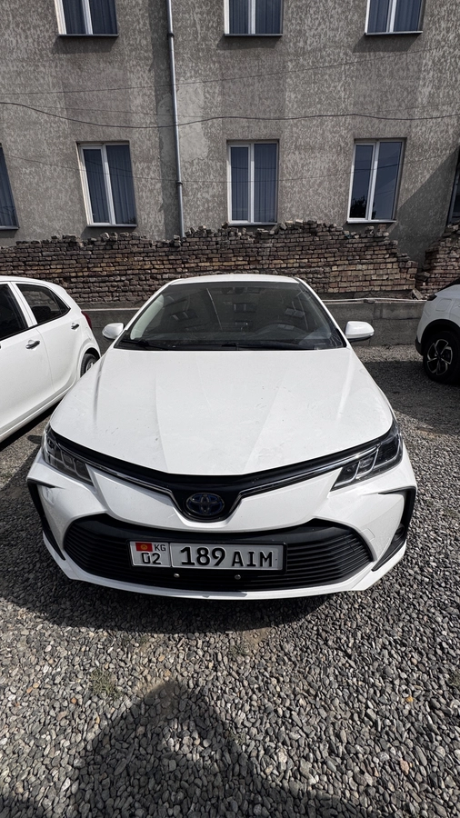 Открыть фото Toyota Corolla XII (E210) Sporty 1.8hyb CVT