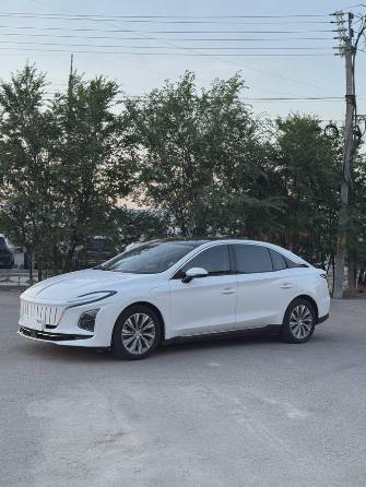 Hongqi E-QM5 54 kWh Electro AT