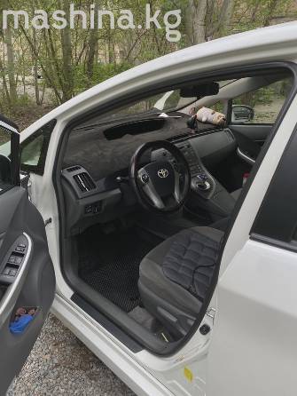 Toyota Prius III (XW30) 1.8hyb AT