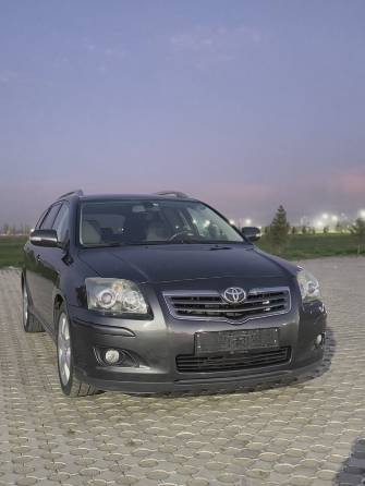 Toyota Avensis II Рестайлинг 2.0 AT