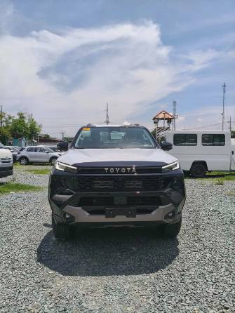 Toyota Hilux VIII Рестайлинг 2.8d AT 4WD