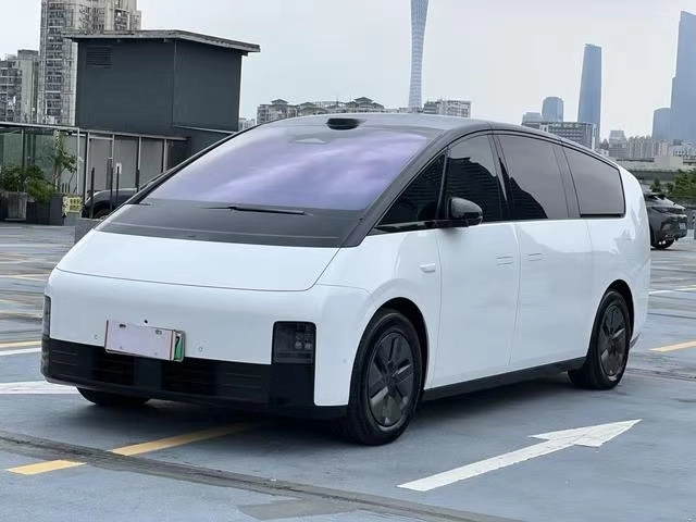 LiXiang Mega 102.7 kWh Electro AT 4WD