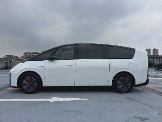 LiXiang Mega 102.7 kWh Electro AT 4WD