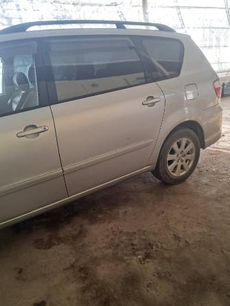 Toyota Avensis Verso 2.0 MT