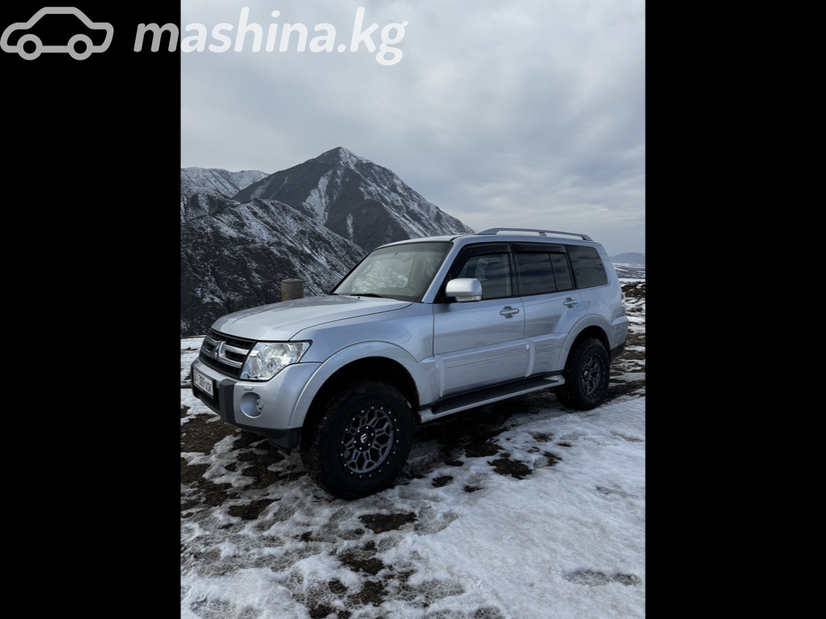Открыть фото Mitsubishi Pajero IV 3.8 AT 4WD