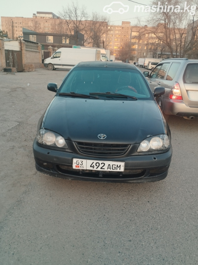 Toyota Avensis I 1.6 MT