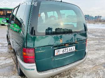 Nissan Serena I (C23) 1.6 MT