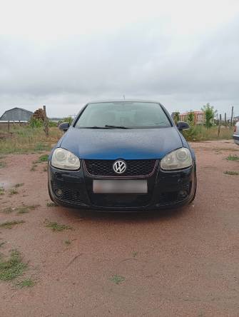 Volkswagen Golf V 1.6 MT