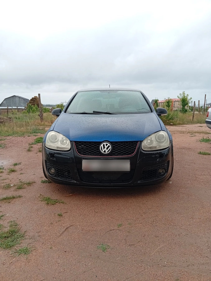 Volkswagen Golf V 1.6 MT