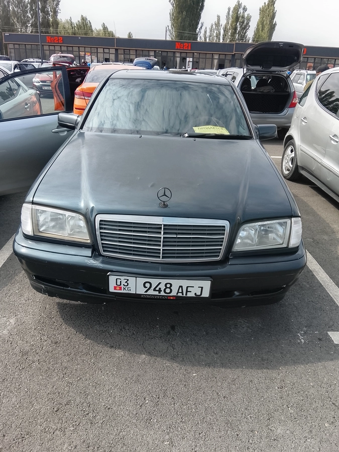 Открыть фото Mercedes-Benz C-Класс I (W202) Рестайлинг 180 1.8 MT