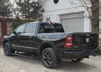 Dodge RAM RAM 1500 V Quad Cab 5.7 AT 4WD