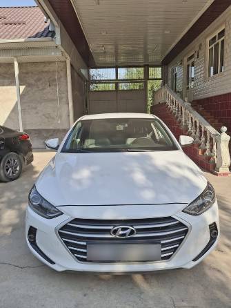 Hyundai Avante VI 1.6 AT