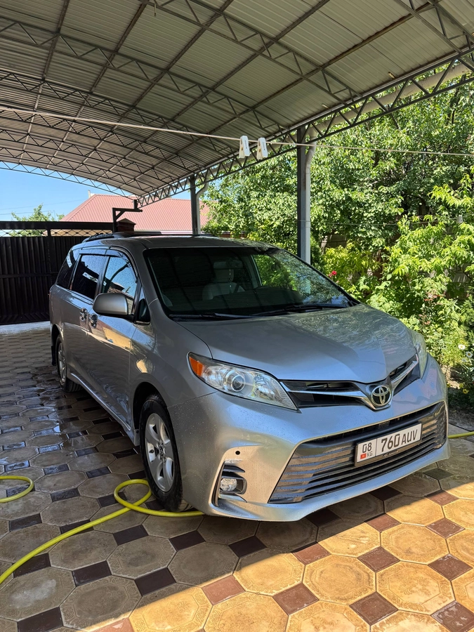 Toyota Sienna III Рестайлинг 2 3.5 AT