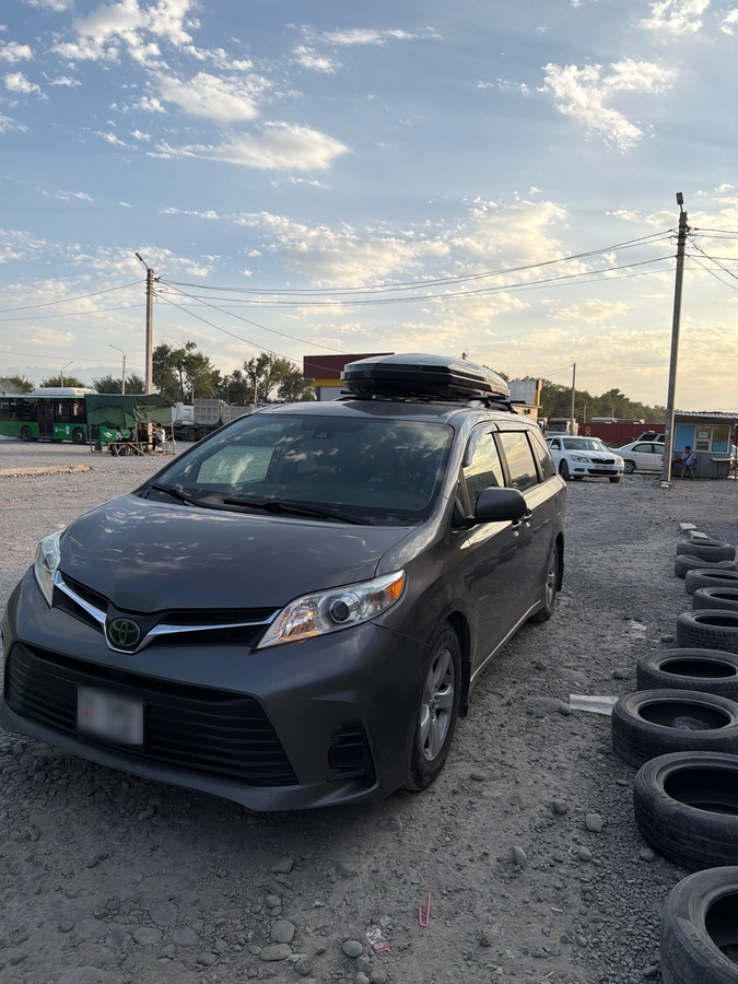 Toyota Sienna III Рестайлинг 2 3.5 AT